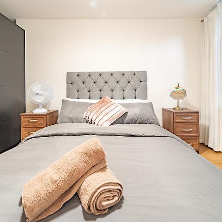 Modern Flat In Prime Location Near Shoreditch & Brick Lane London Bagian luar foto